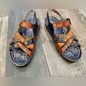 L'Artiste Spring Step "Tabitha" Navy Tooled Leather Buckle Sandal Size 39 US 8